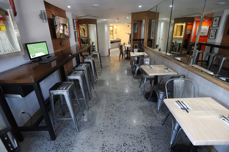 Food & Drinks 4, 1010 Hotel, Muntinlupa