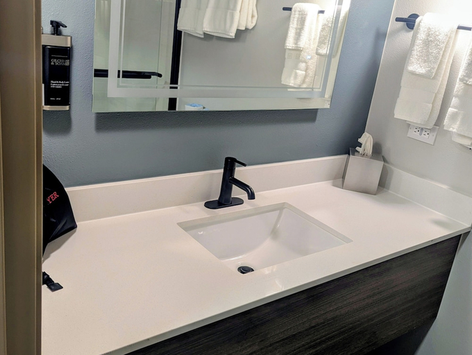 Bathroom 3, Hotel Vue, Ascend Hotel Collection, Adams