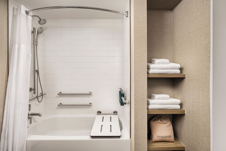 Bathroom 4, Hilton Fort Wayne at the Grand Wayne Convention Center, Allen