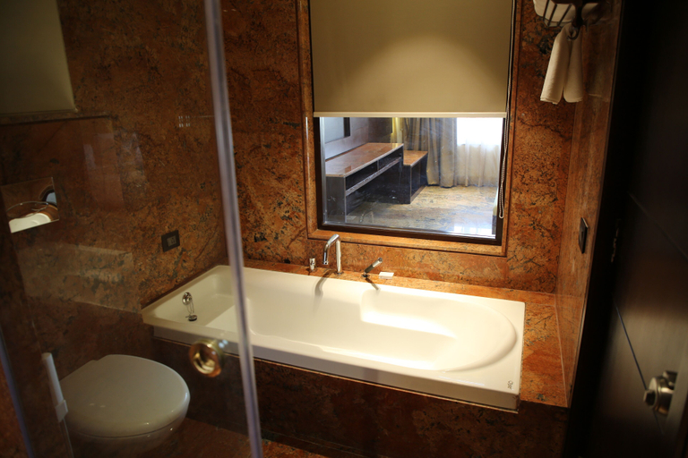 Bathroom 4, Hariyali Resort, Kota