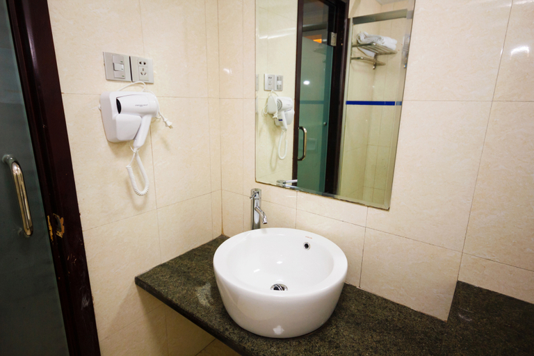 Bathroom 5, Limin grand hotel, qiandao lake, Hangzhou