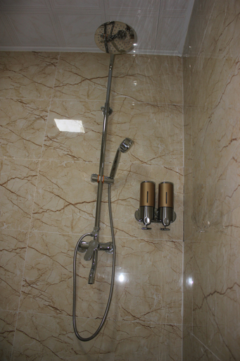 Bathroom 2, Gegui, Shanwei