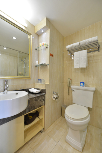 Bathroom 2, Beijing Xuanwumen Business Hotel, Beijing