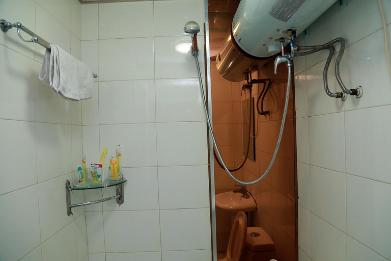Bathroom 3, Tianjin yongtong hotel, Tianjin