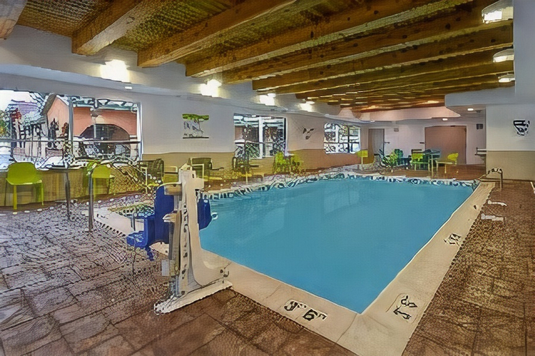 Sport & Beauty 5, Home2 Suites by Hilton Eau Claire South, Eau Claire