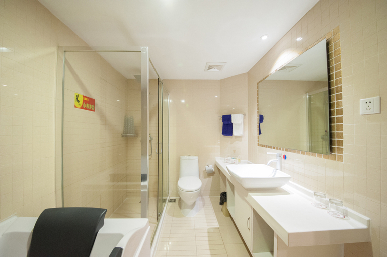 Bathroom 2, Donghu Hotel, Huai'an