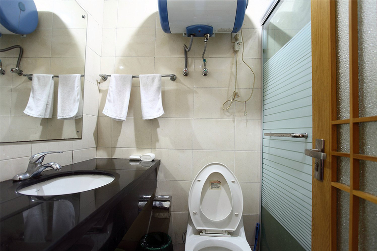 Bathroom, Hushan Wangdu Guest Room, Ningbo