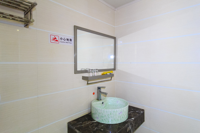 Bathroom 2, Haolin Hotel, Hangzhou
