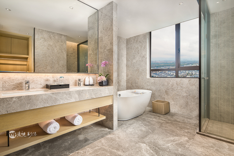Bathroom, RAMADA PLAZA SHENGZHOU CITY CENTER, Shaoxing