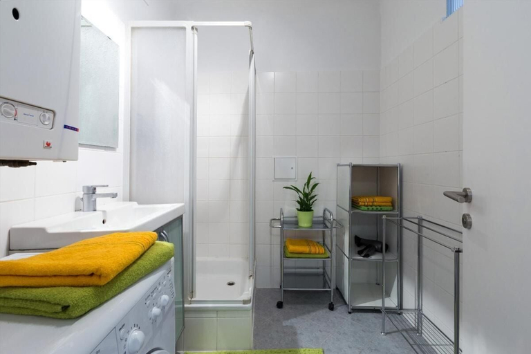Others 3, Apartment Rudolfspark Check in 15h to 22h Only, Wien