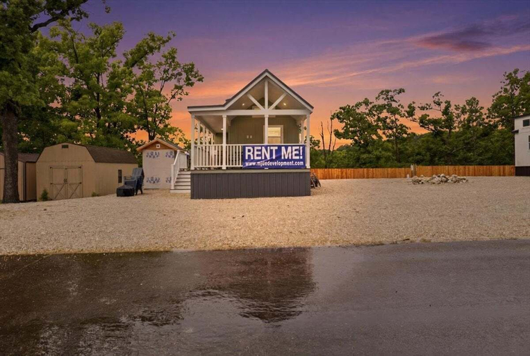 Primary image 1, Lookout Tiny Home Near Marina, Dock Access & Dining, Morgan