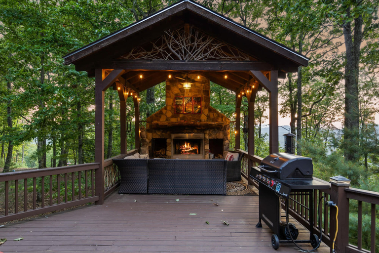 Room 4, Views for Miles Outdoor Fireplace Hot Tub, Fannin