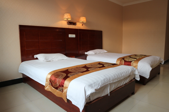 Bedroom 3, Joneng Hotel, Gannan Tibetan