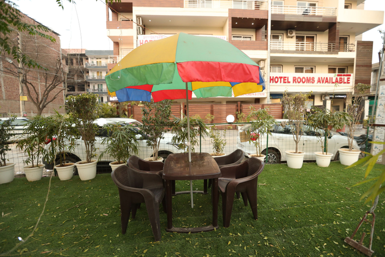 Food & Drinks, Hotel Starex Opp. Artemis Hospital, Gurgaon