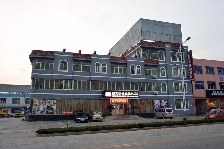 Exterior & Views