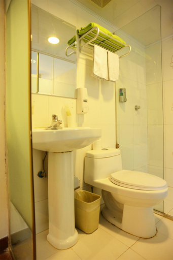 Bathroom 4, JI Hotel Shanghai Longyang Road Magnetic levitation Station, Shanghai