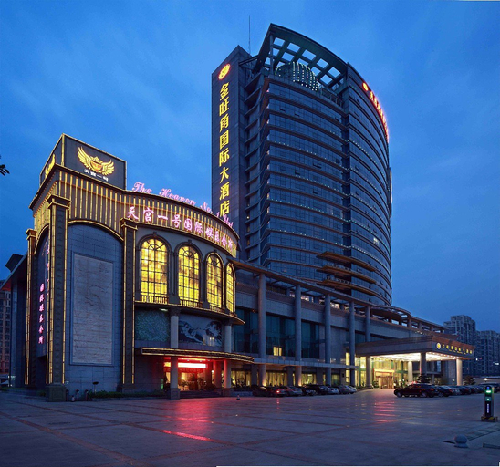 Exterior & Views