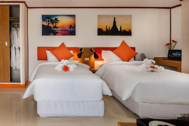 Bedroom 2, 7 Days Premium Hotel Bangna - Suvarnabhumi Airport, Bang Bo