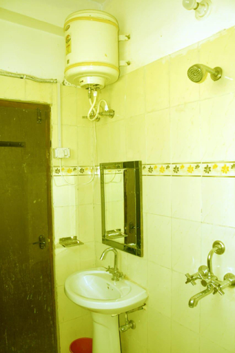 Bathroom 3, Vamoose AR Resort, Chamoli