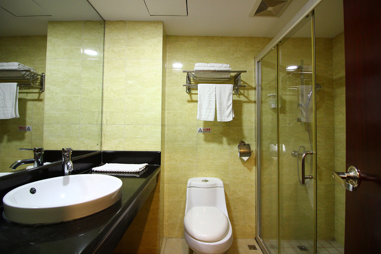 Bathroom 3, Zhuhai Jinmao Hotel (Jinwan Airport), Zhuhai
