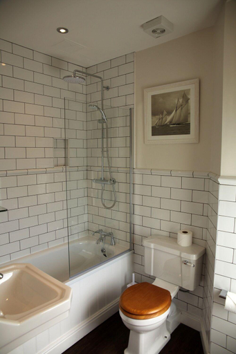 Bathroom, Y Capel, Conwy