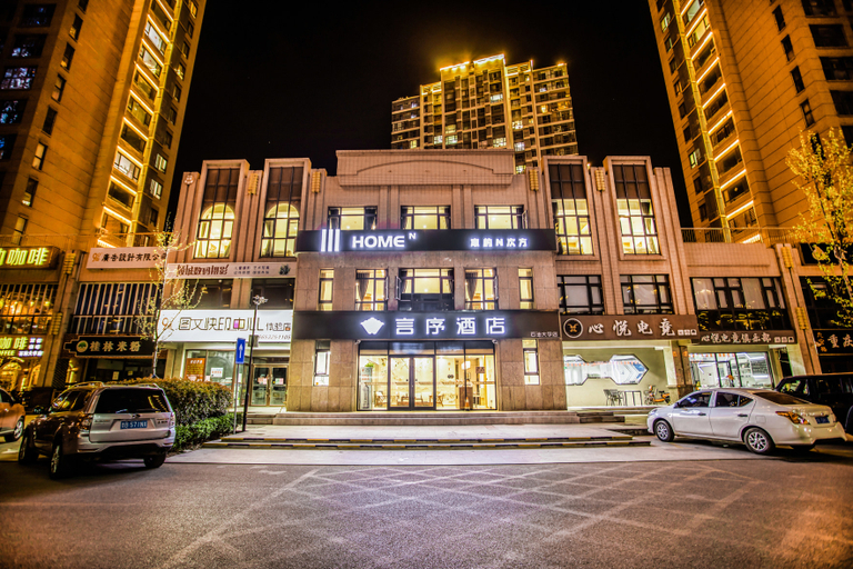 Exterior & Views