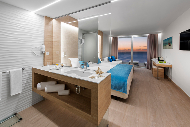 Bathroom 5, Elba Sunset Mallorca Thalasso Spa, Baleares