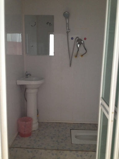 Bathroom, Xinggao Fate Inn, Panjin