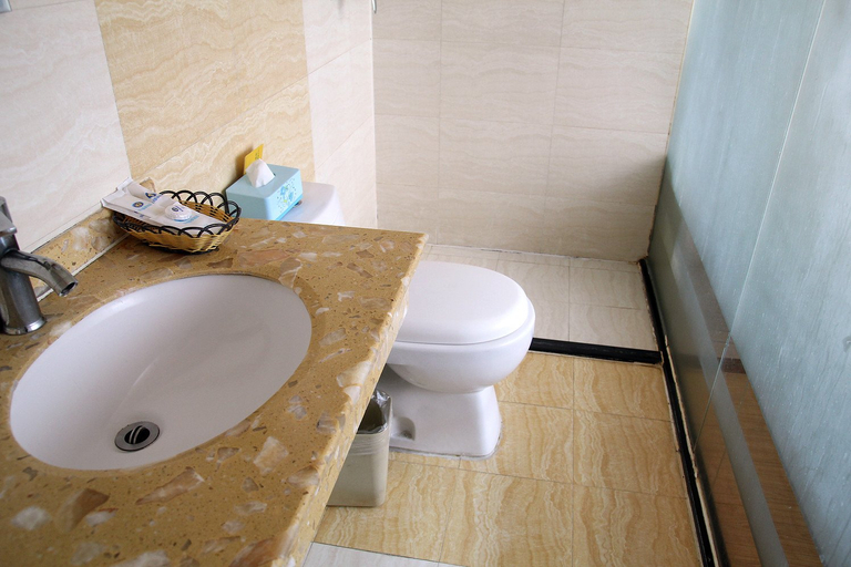 Bathroom 3, Le 8 Chain Hotel (Bengbu Zhanggongshan Park), Bengbu
