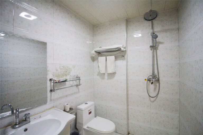 Bathroom 2, Jinchen Business Hostel, Hohhot