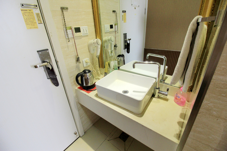 Bathroom 2, Green 19th Hotel(Nanyang Nanhang store), Nanyang