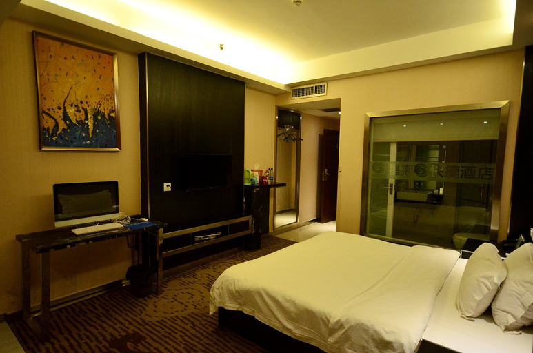 Bedroom 2, Week 6 Express Hotel, Shaoyang