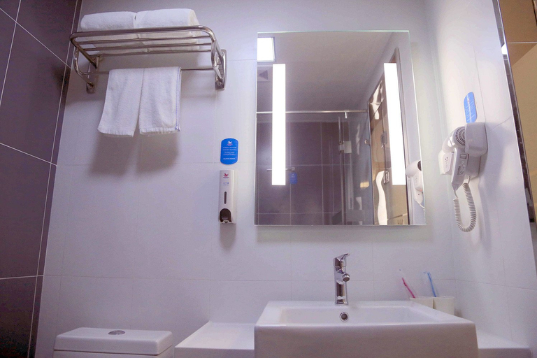 Bathroom, Hanting Hotel Dalian Huanan Square, Dalian