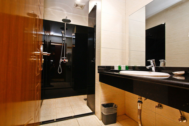 Bathroom, Guoren Business Hotel, Baoji