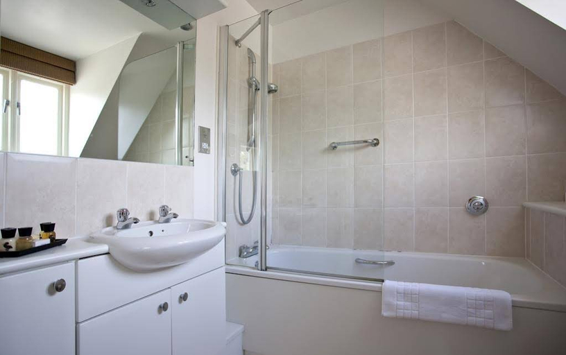 Bathroom 3, The Green Dragon Inn, Gloucestershire