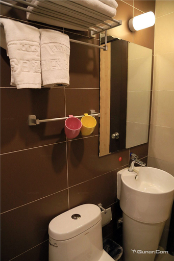 Bathroom 2, Datong Jinri Business Hotel, Datong