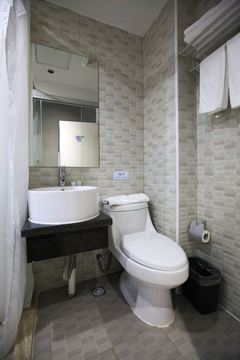 Bathroom 5, Xin Cheng Hotel (Shanghai Bay University Town Branch), Shanghai