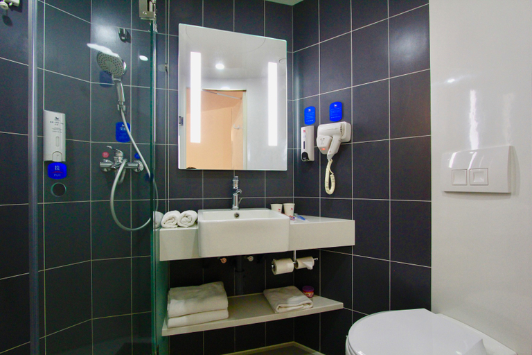 Bathroom, HanTing Hotel (Pinghu Xinhua Middle Road), Jiaxing
