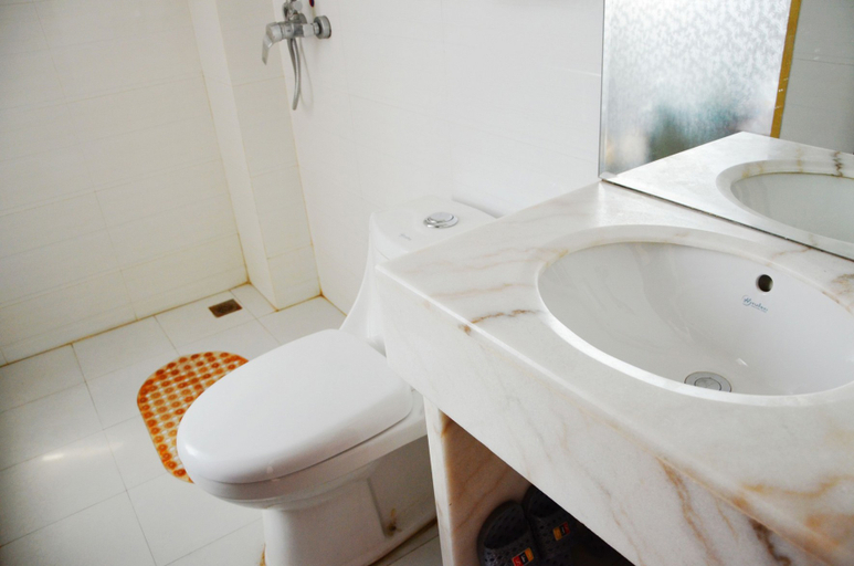 Bathroom 2, Yaxiya Hotel, Deyang