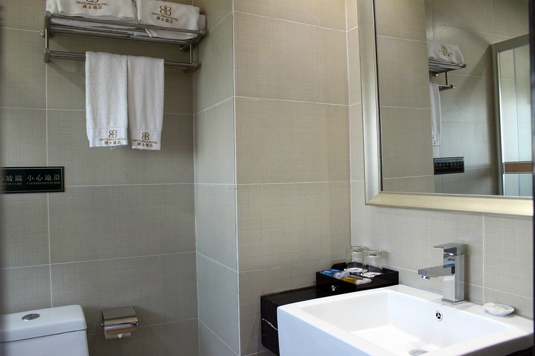 Bathroom 2, Gentleman Hotel, Shenzhen