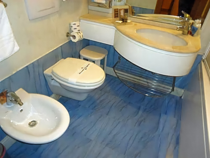 Bathroom 4, Art Hotel Santa Lucia, Campobasso