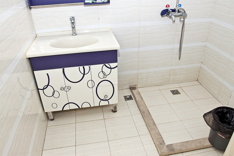 Bathroom 2, Qingya Express Hotel, Shanghai