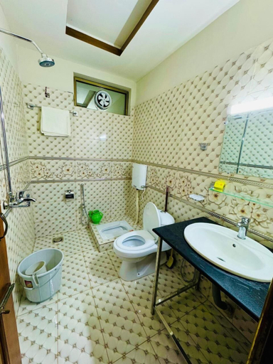 Bathroom, Royal Shangrila Balakot, Hazara