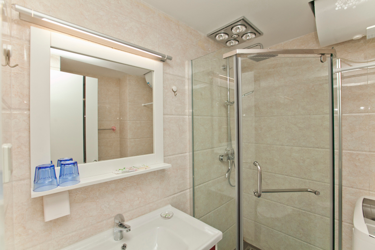Bathroom, Dalian starlight Liwan hotel, Dalian