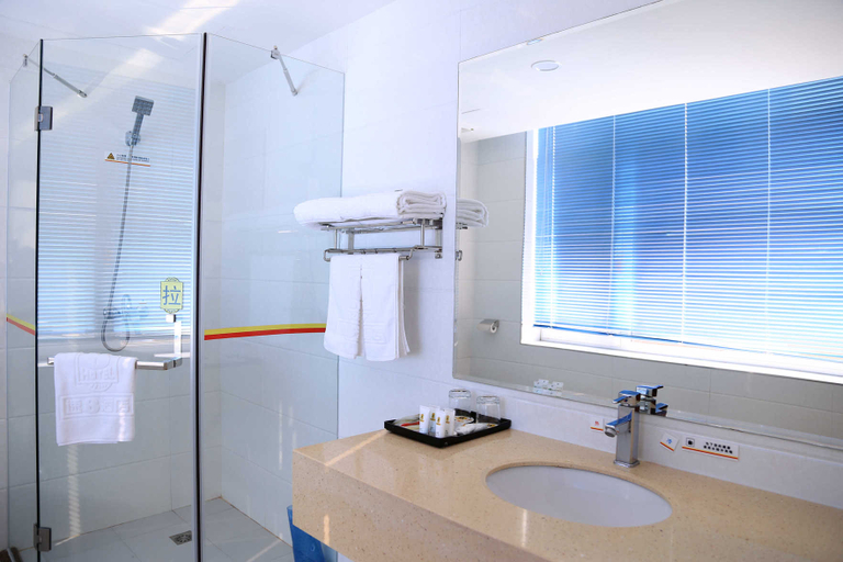 Bathroom, Super 8 Dalian Zhuanghe Xiangyang Road, Dalian