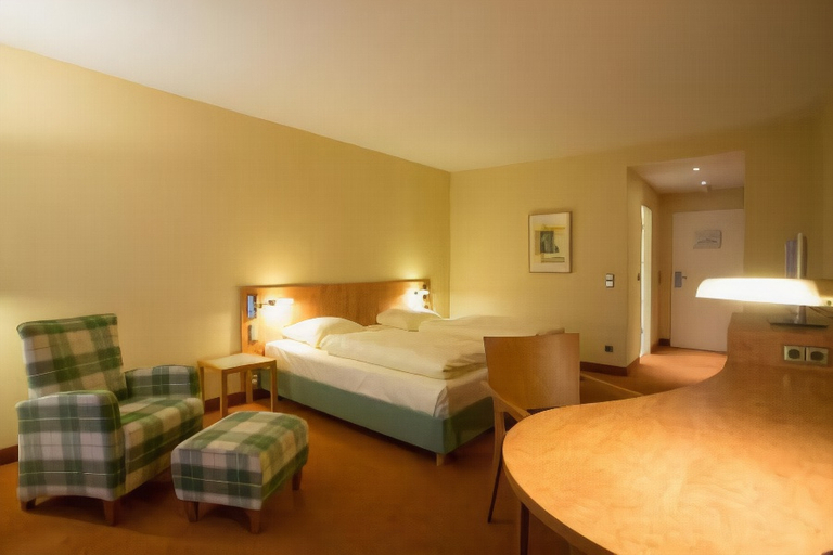 Bedroom 2, Schlosspark Hotel, Berlin