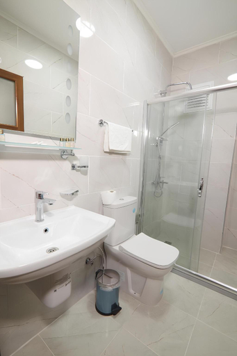 Bathroom 3, Royal Gur Hotel, Fatih