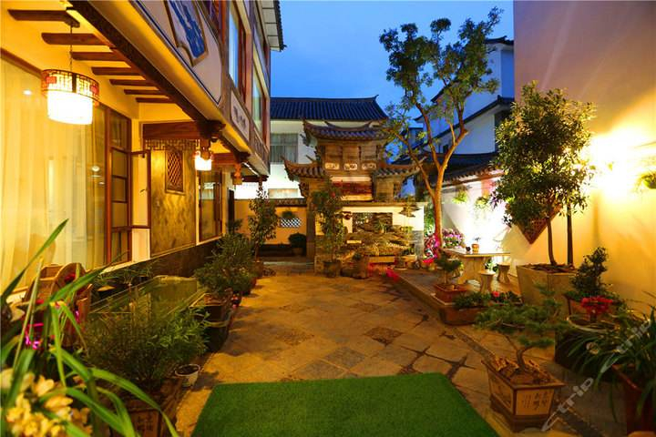 Exterior & Views