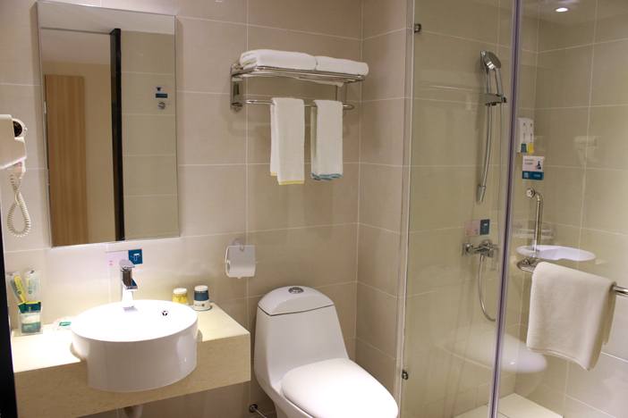 Bathroom, Dinghu Convenience Hotel, Guigang