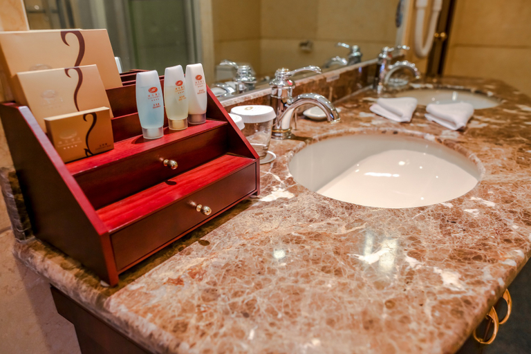 Bathroom, Chuxiong WeishengXiongbao Hotel, Chuxiong Yi